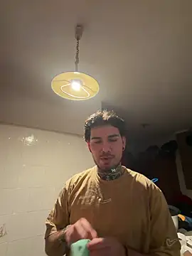 gato444  online show from April 18, 2026, 6:43 pm