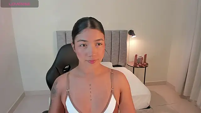 Snapshot of martina_roldam chatting on October 21, 2025, 1:27 am martina roldam online show from October 21, 2025, 1:27 am