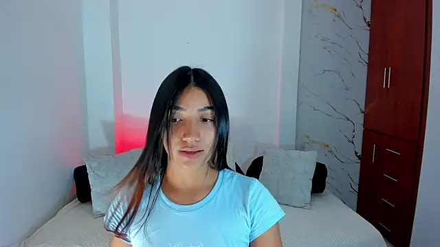 Snapshot of martina_roldam chatting on May 11, 2026, 3:30 am martina roldam online show from May 11, 2026, 3:30 am