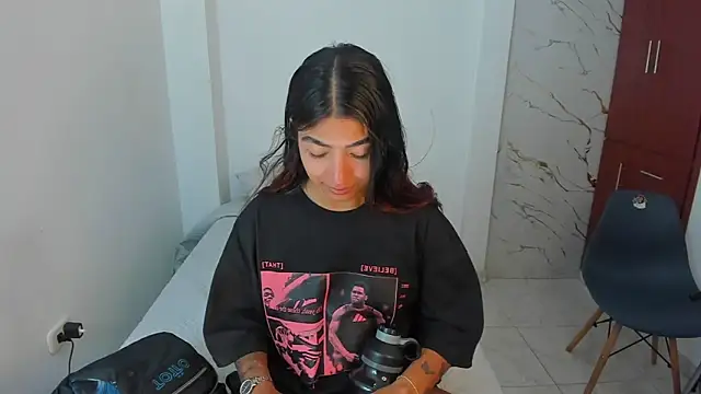 martina roldam online show from March 4, 2026, 3:03 am