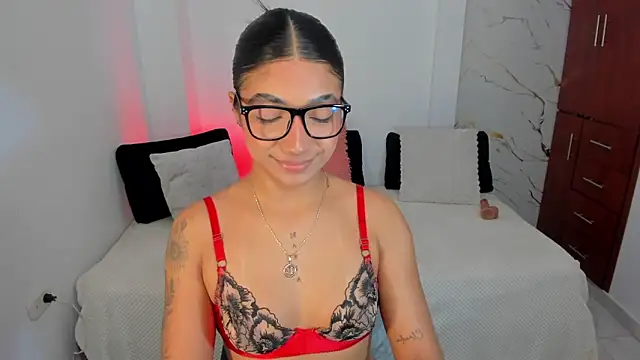 Snapshot of martina_roldam chatting on May 19, 2026, 12:48 am martina roldam online show from May 19, 2026, 12:48 am