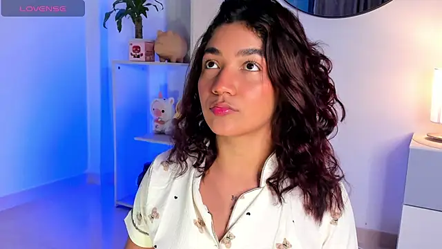 Snapshot of martina_roldam chatting on January 30, 2025, 2:27 am martina roldam online show from January 30, 2025, 2:27 am
