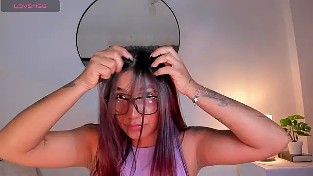 Snapshot of martina_roldam chatting on February 25, 2025, 11:43 am martina roldam online show from February 25, 2025, 11:43 am