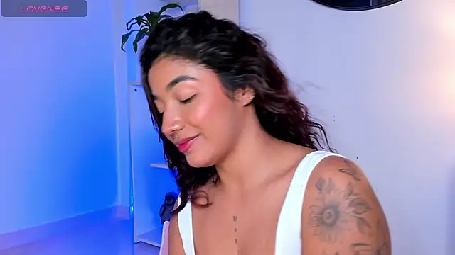 Snapshot of martina_roldam chatting on January 29, 2025, 4:36 am martina roldam online show from January 29, 2025, 4:36 am