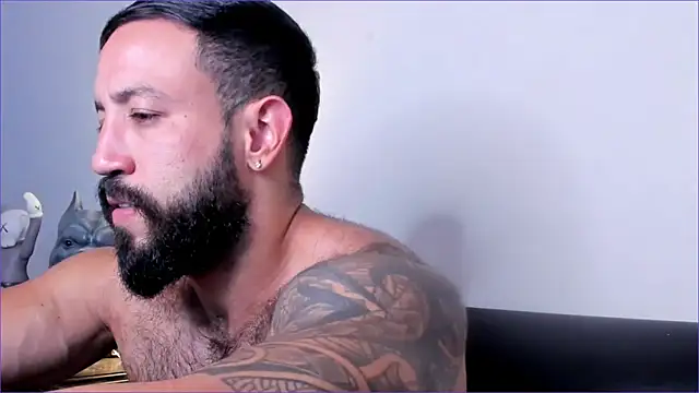 Snapshot of BradLeon_ chatting on December 14, 2025, 11:16 am BradLeon online show from December 14, 2025, 11:16 am