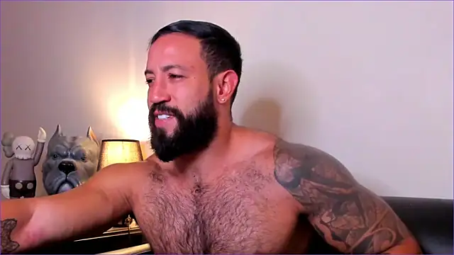 Snapshot of BradLeon_ chatting on December 17, 2025, 10:42 am BradLeon online show from December 17, 2025, 10:42 am