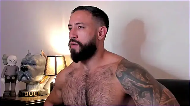 Snapshot of BradLeon_ chatting on December 4, 2025, 4:22 am BradLeon online show from December 4, 2025, 4:22 am