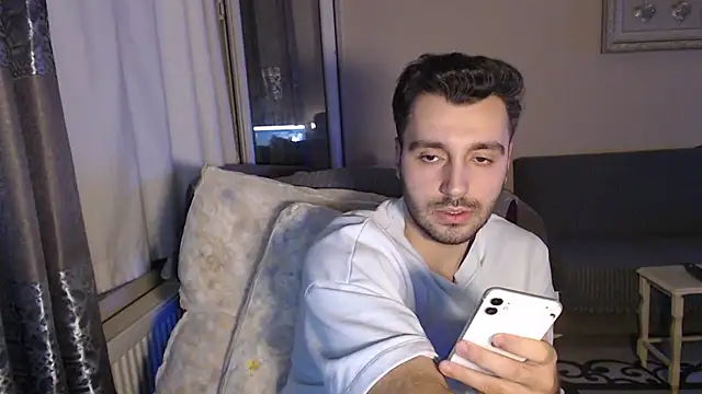 Snapshot of handsomeee04 chatting on November 10, 2025, 9:42 pm handsomeee04 online show from November 10, 2025, 9:42 pm