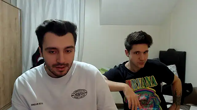 Snapshot of handsomeee04 chatting on October 15, 2025, 8:06 pm handsomeee04 online show from October 15, 2025, 8:06 pm