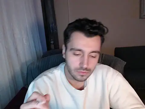 Snapshot of handsomeee04 chatting on November 26, 2025, 10:21 pm handsomeee04 online show from November 26, 2025, 10:21 pm