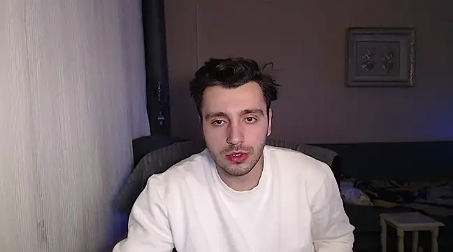 Snapshot of handsomeee04 chatting on March 23, 2025, 1:09 am handsomeee04 online show from March 23, 2025, 1:09 am