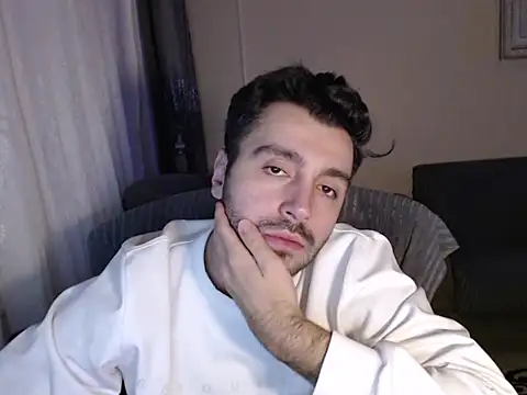 Snapshot of handsomeee04 chatting on December 1, 2025, 10:32 pm handsomeee04 online show from December 1, 2025, 10:32 pm