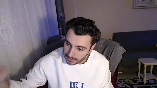 Snapshot of handsomeee04 chatting on December 3, 2025, 9:58 pm handsomeee04 online show from December 3, 2025, 9:58 pm