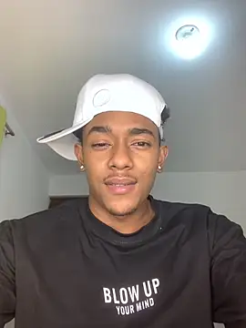 Boy cock18 online show from November 26, 2025, 7:52 am