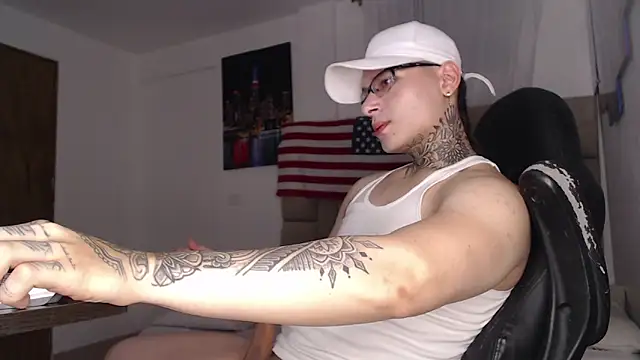Snapshot of DennisWalkerr chatting on February 5, 2025, 2:08 am DennisWalkerr online show from February 5, 2025, 2:08 am