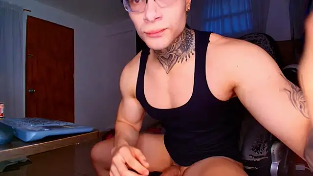 Snapshot of DennisWalkerr chatting on July 21, 2026, 11:17 pm DennisWalkerr online show from July 21, 2026, 11:17 pm