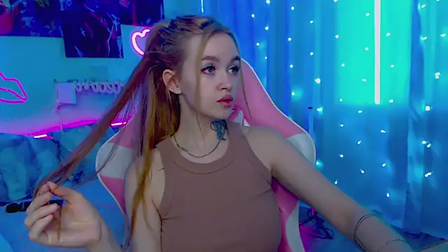 Snapshot of Naughty_Mable chatting on February 15, 2025, 7:06 am Naughty Mable online show from February 15, 2025, 7:06 am