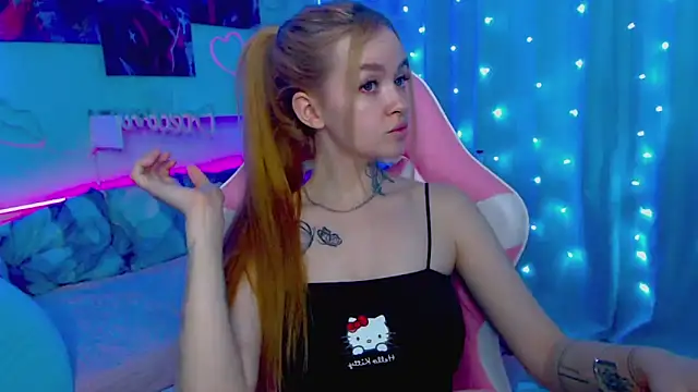Snapshot of Naughty_Mable chatting on February 27, 2025, 6:46 am Naughty Mable online show from February 27, 2025, 6:46 am