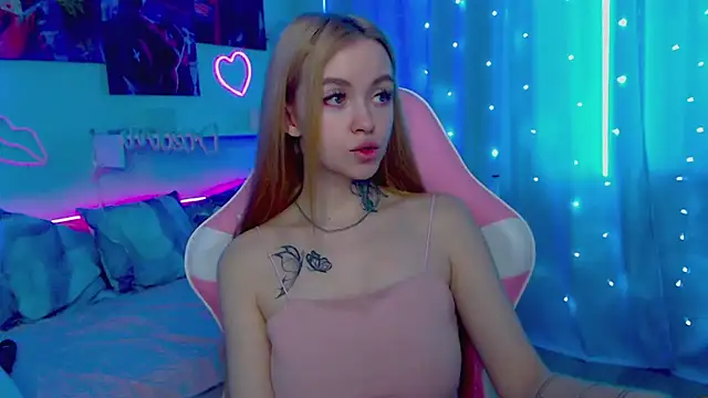 Snapshot of Naughty_Mable chatting on February 19, 2025, 7:17 am Naughty Mable online show from February 19, 2025, 7:17 am