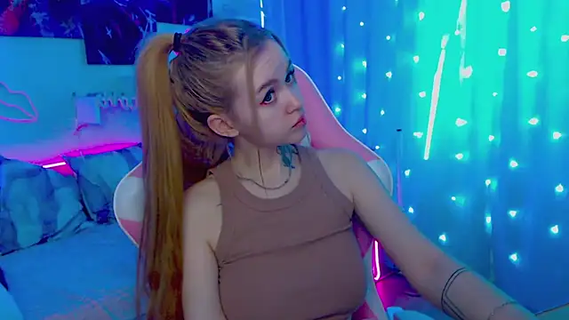 Snapshot of Naughty_Mable chatting on February 20, 2025, 7:01 am Naughty Mable online show from February 20, 2025, 7:01 am