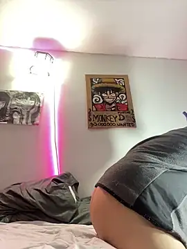 lauuraww online show from February 9, 2025, 4:36 am