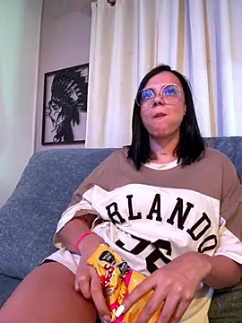 Snapshot of Abril_jones10 chatting on October 18, 2025, 11:29 pm Abril jones10 online show from October 18, 2025, 11:29 pm