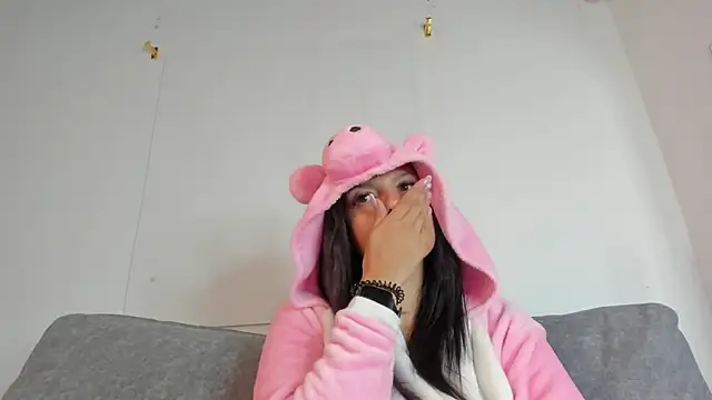 Snapshot of Abril_jones10 chatting on February 20, 2025, 10:05 am Abril jones10 online show from February 20, 2025, 10:05 am