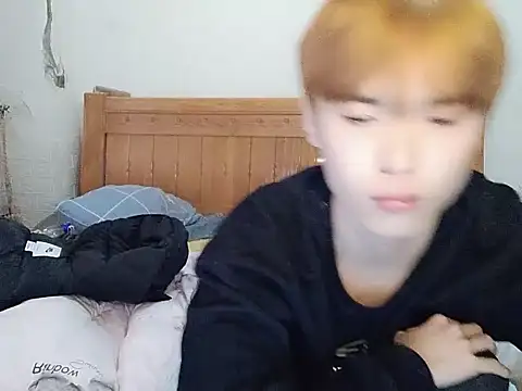 DOUMI98 online show from December 20, 2025, 3:31 am