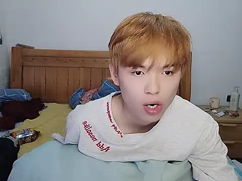 DOUMI98 online show from December 15, 2025, 1:22 am