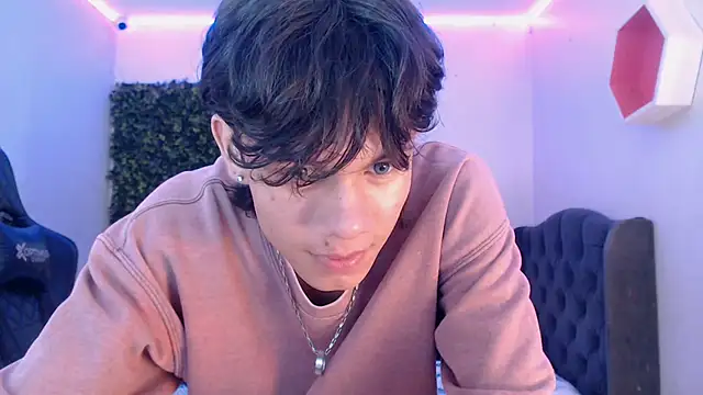 andy dan18 online show from March 12, 2025, 4:02 pm