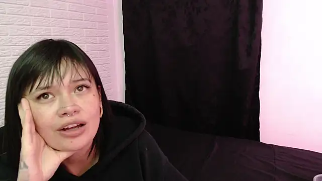 Snapshot of rousstattoo chatting on January 5, 2025, 5:20 am rousstattoo online show from January 5, 2025, 5:20 am