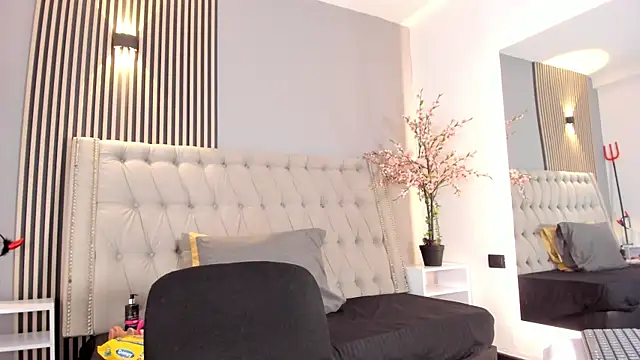 GysellHanson online show from November 12, 2025, 11:25 am