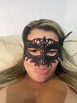 Casadadelicia26 online show from March 3, 2026, 2:18 am