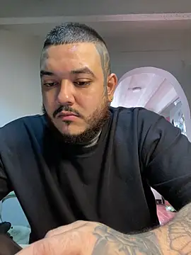 Snapshot of El_Titan1998 chatting on September 25, 2025, 8:15 pm El Titan1998 online show from September 25, 2025, 8:15 pm