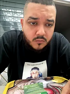 Snapshot of El_Titan1998 chatting on November 27, 2025, 9:26 pm El Titan1998 online show from November 27, 2025, 9:26 pm