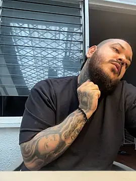 Snapshot of El_Titan1998 chatting on November 17, 2025, 9:41 pm El Titan1998 online show from November 17, 2025, 9:41 pm