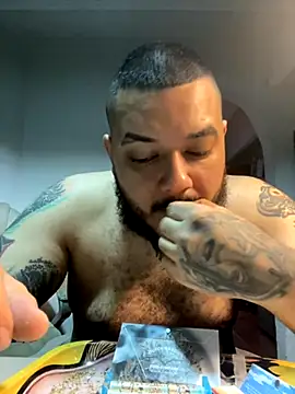 Snapshot of El_Titan1998 chatting on October 30, 2025, 11:52 am El Titan1998 online show from October 30, 2025, 11:52 am