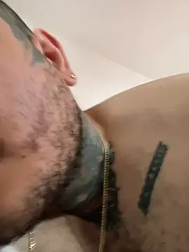 Snapshot of El_Titan1998 chatting on March 12, 2025, 4:02 pm El Titan1998 online show from March 12, 2025, 4:02 pm