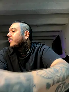 Snapshot of El_Titan1998 chatting on September 19, 2025, 9:41 pm El Titan1998 online show from September 19, 2025, 9:41 pm