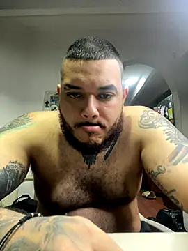 Snapshot of El_Titan1998 chatting on October 7, 2025, 11:28 pm El Titan1998 online show from October 7, 2025, 11:28 pm