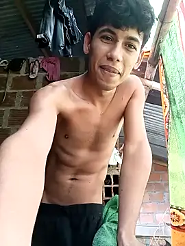 Snapshot of Andres123cv chatting on May 1, 2026, 4:56 pm Andres123cv online show from May 1, 2026, 4:56 pm