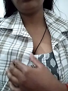 cute monu online show from November 27, 2025, 11:32 am