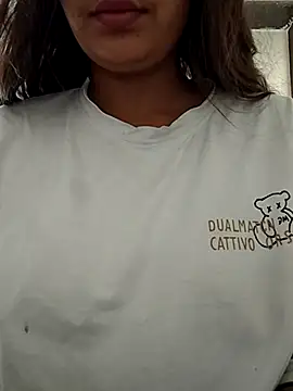 Snapshot of cute_monu chatting on October 16, 2025, 1:58 am cute monu online show from October 16, 2025, 1:58 am
