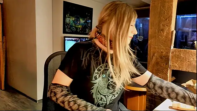 DYasmin69 online show from October 11, 2025, 8:43 pm