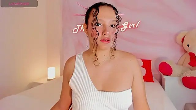 Snapshot of LucyLovelyy chatting on September 15, 2025, 6:52 pm LucyLovelyy online show from September 15, 2025, 6:52 pm
