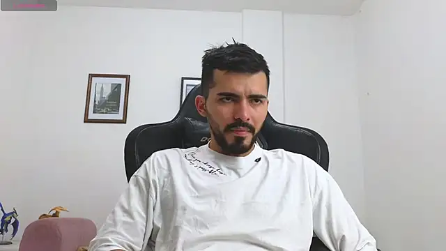 Snapshot of Massimoo_07 chatting on September 27, 2025, 8:37 pm Massimoo 07 online show from September 27, 2025, 8:37 pm