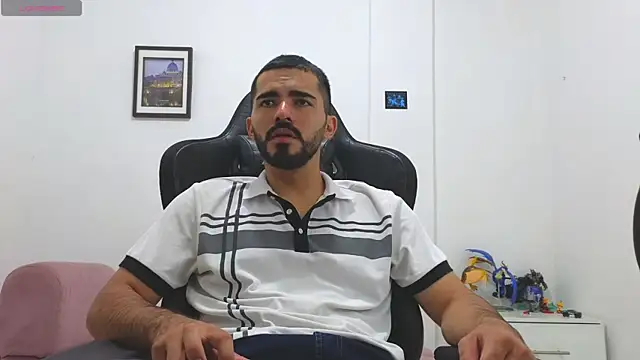 Snapshot of Massimoo_07 chatting on June 11, 2026, 1:16 am Massimoo 07 online show from June 11, 2026, 1:16 am