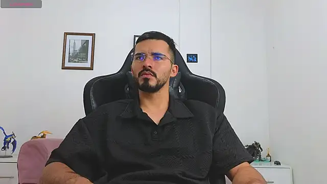 Snapshot of Massimoo_07 chatting on September 25, 2025, 8:15 pm Massimoo 07 online show from September 25, 2025, 8:15 pm