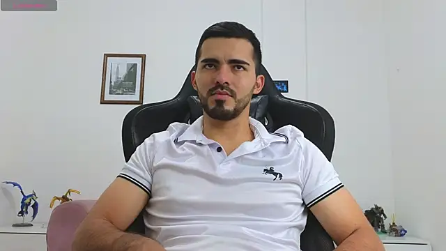 Snapshot of Massimoo_07 chatting on September 9, 2025, 7:56 pm Massimoo 07 online show from September 9, 2025, 7:56 pm