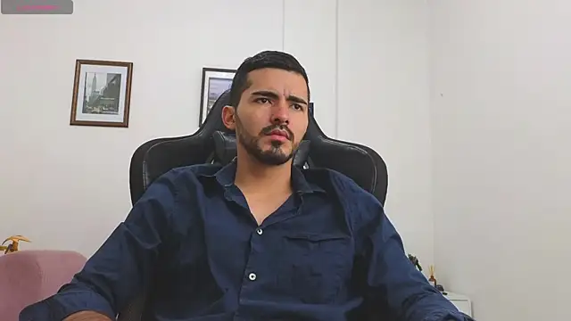 Snapshot of Massimoo_07 chatting on October 4, 2025, 3:02 pm Massimoo 07 online show from October 4, 2025, 3:02 pm